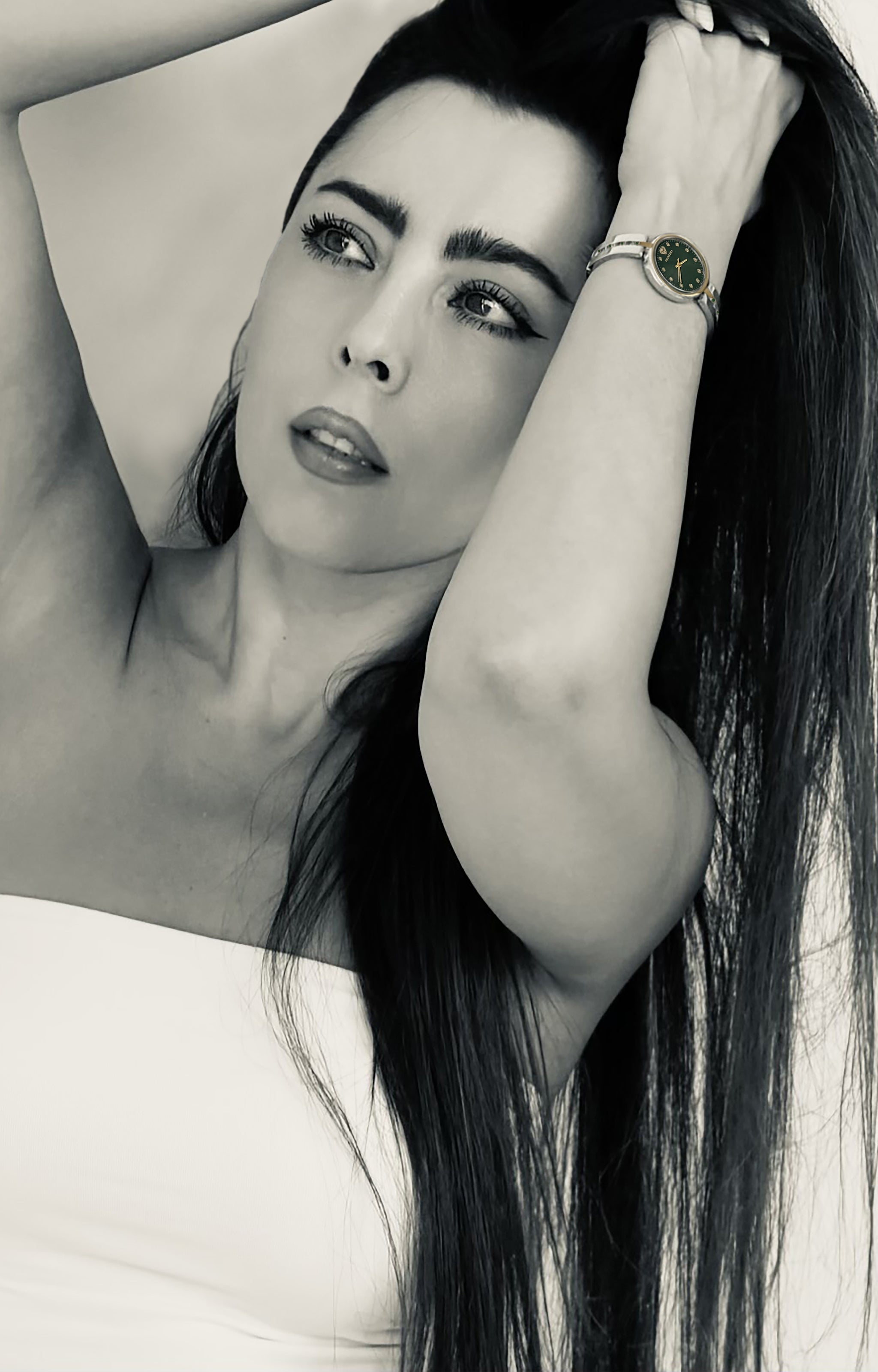 Shantora Emerald Dawn | Green Stone & Dual-Tone Silver–Gold Band